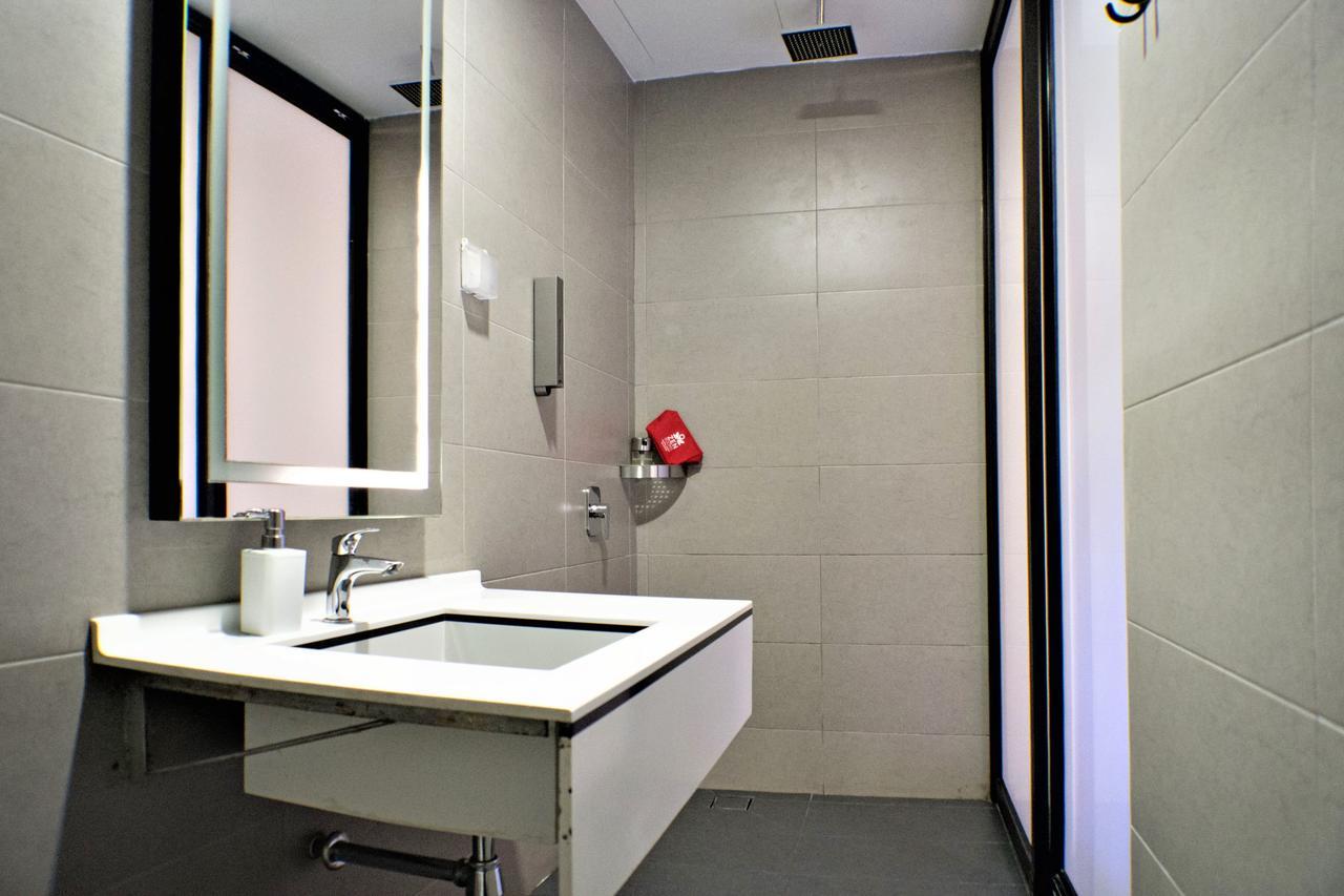 Zen Rooms Eden Parade Tanjung Bungah  Ngoại thất bức ảnh