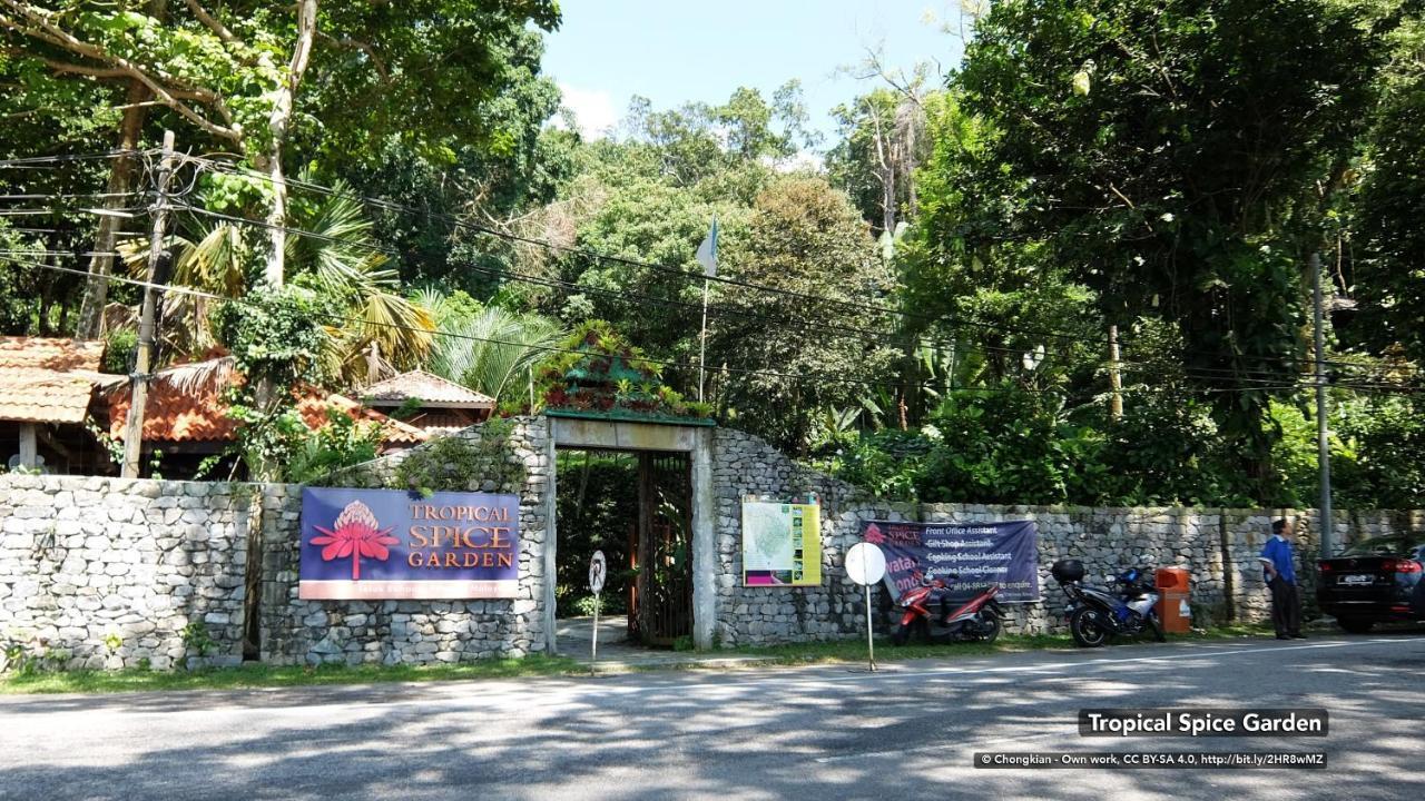 Zen Rooms Eden Parade Tanjung Bungah  Ngoại thất bức ảnh